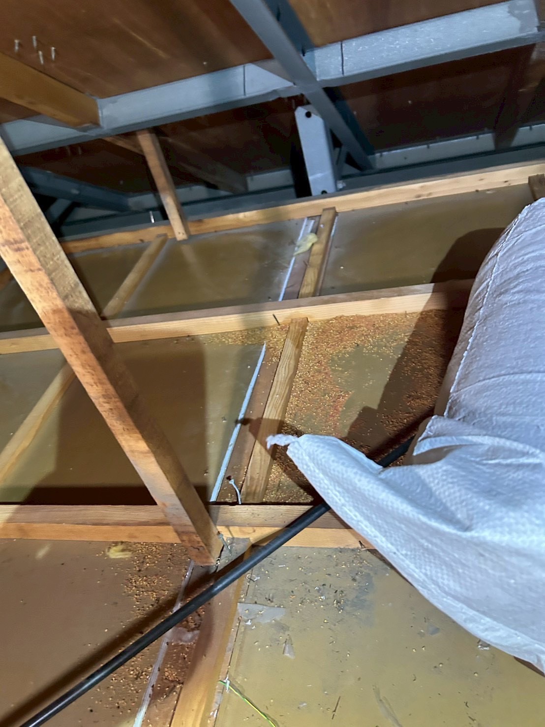 [ダイコクホーム]断熱材撤去1